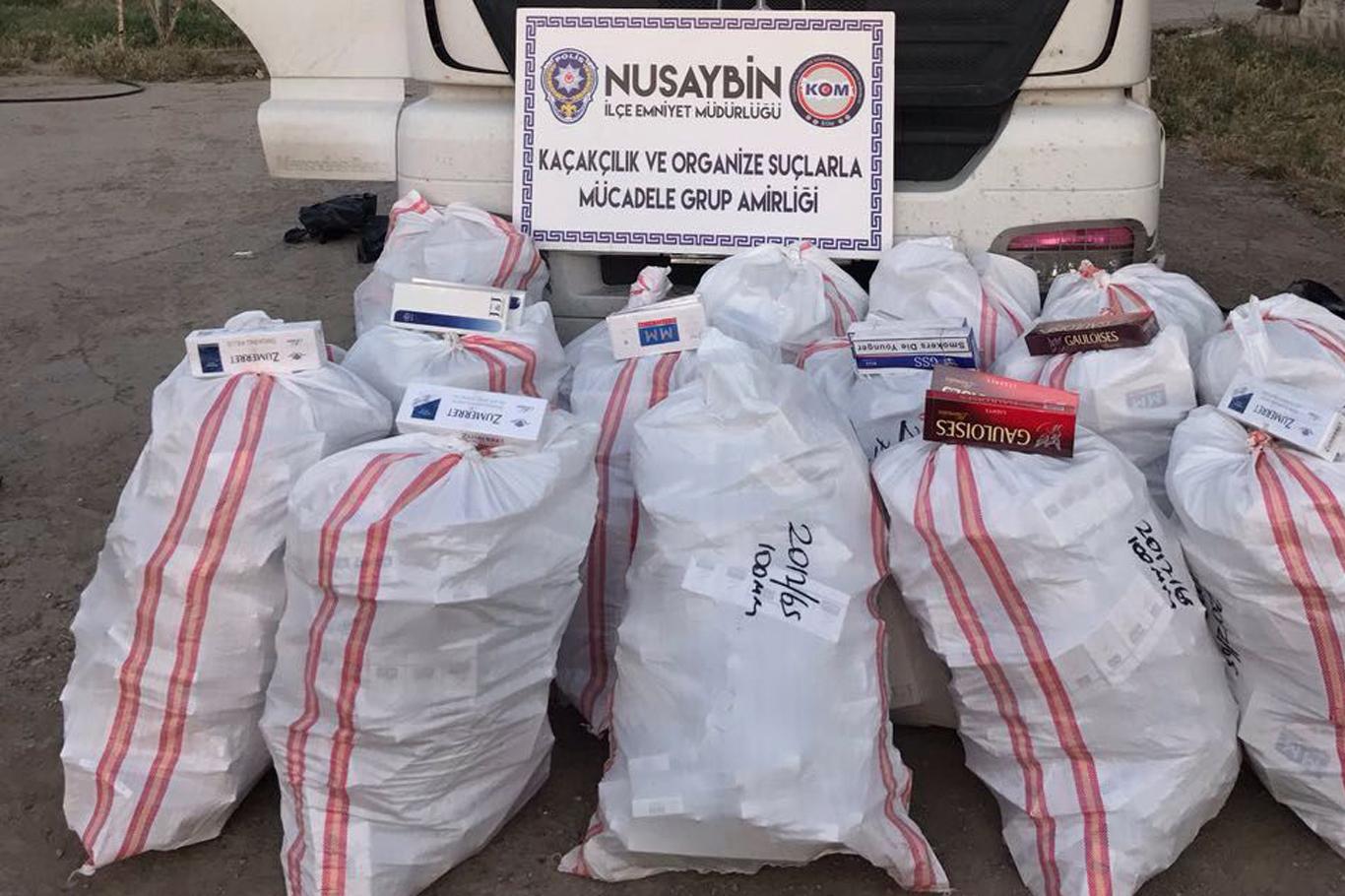 Mardin’de uyuşturucu ve kaçakçılık operasyonu: 4 gözaltı Mardin’de uyuşturucu ve kaçakçılık operasyonu: 4 gözaltı